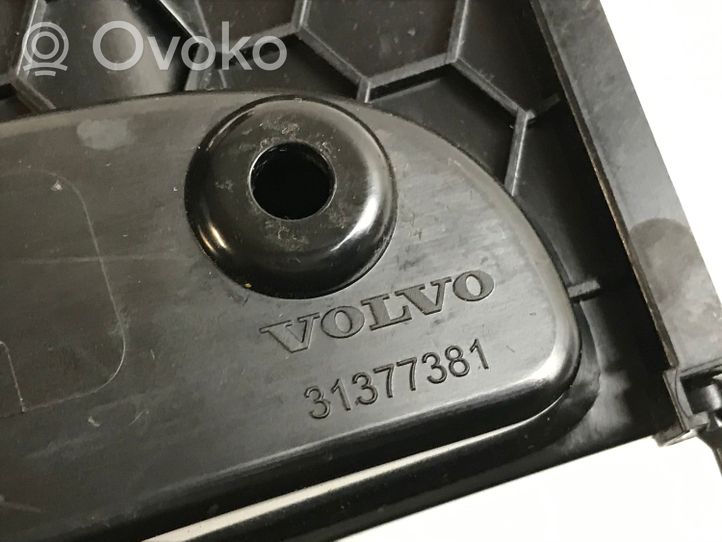 Volvo S90, V90 Auton tuhkakuppi 31369149