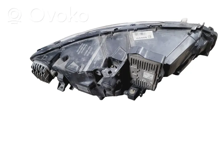 Volvo S90, V90 Lampa przednia 31446506