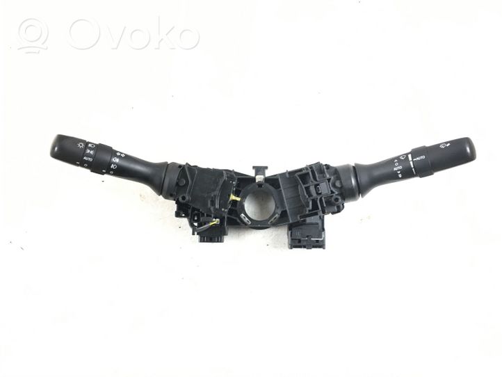 Toyota Avensis T270 Leva/interruttore dell’indicatore di direzione e tergicristallo 17F378