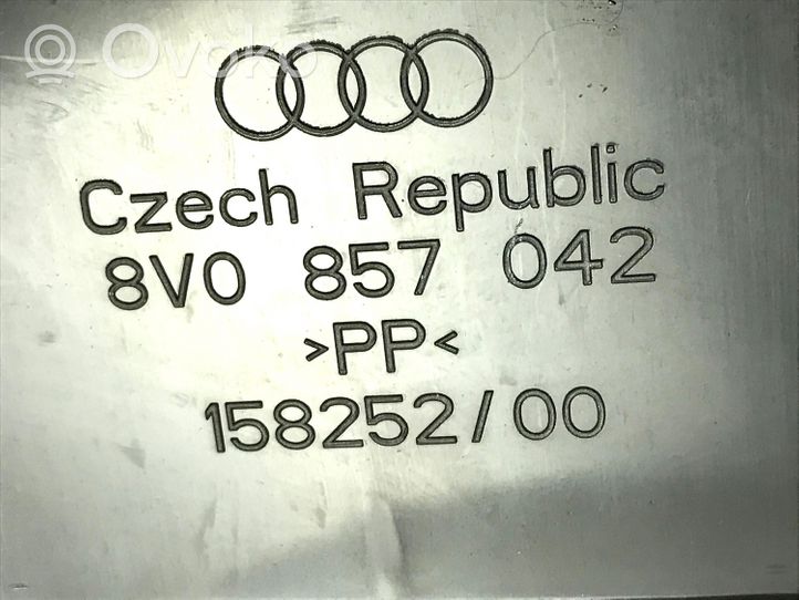 Audi A3 S3 8V Oro grotelės gale 8V0819203