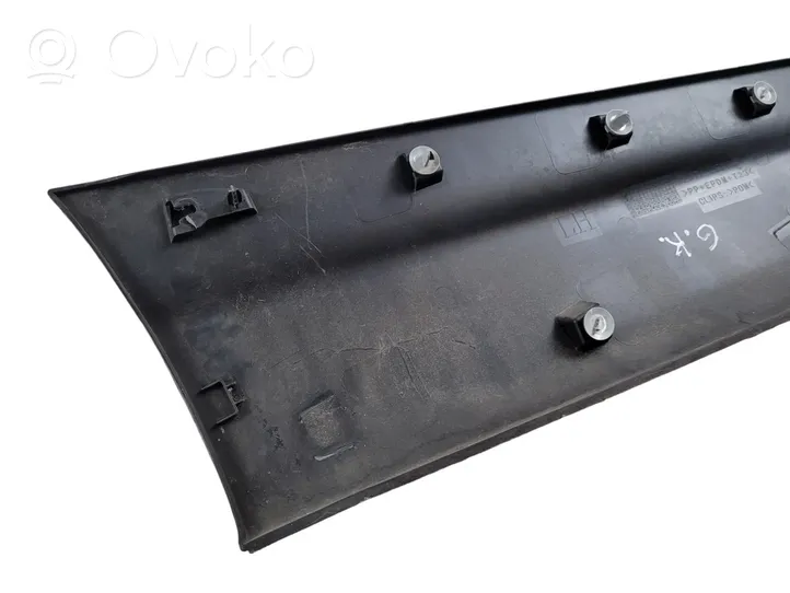 Nissan Qashqai Rivestimento portiera posteriore (modanatura) 828714EA0A