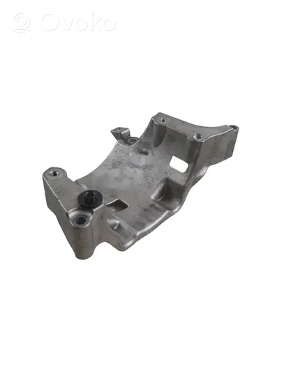 Volvo XC90 Soporte del alternador 31480101