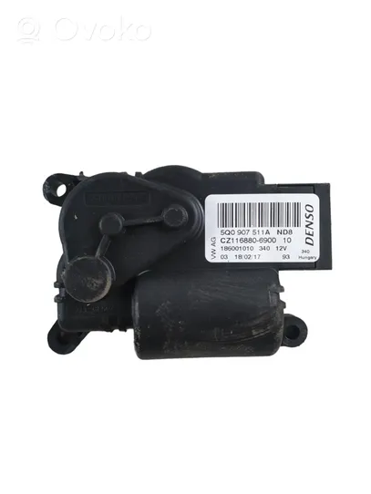 Skoda Superb B8 (3V) Motor/activador trampilla de calefacción 5Q0907511