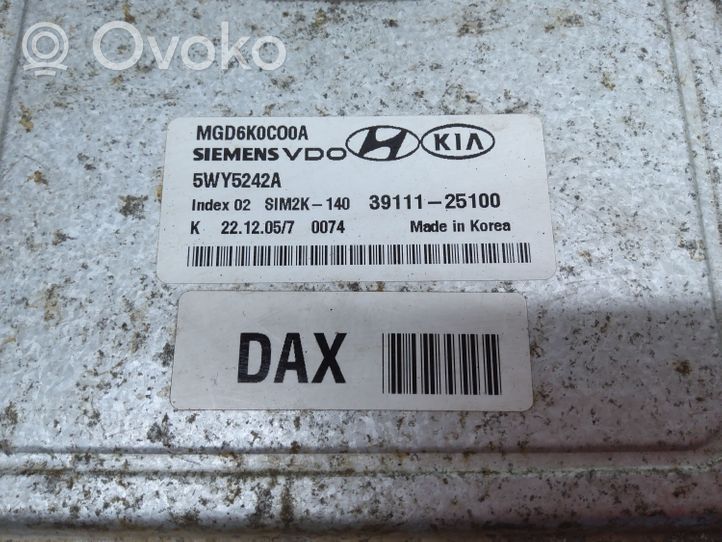 KIA Magentis Variklio valdymo blokas 3911125100