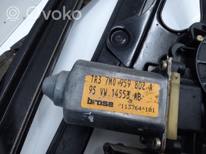 Ford Galaxy Elektryczny podnośnik szyby drzwi tylnych 113764101