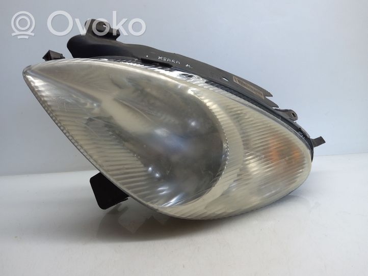 Citroen Xsara Picasso Lampa przednia 89300190