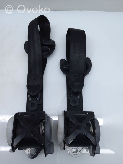 Volkswagen Touareg II Rear seatbelt 