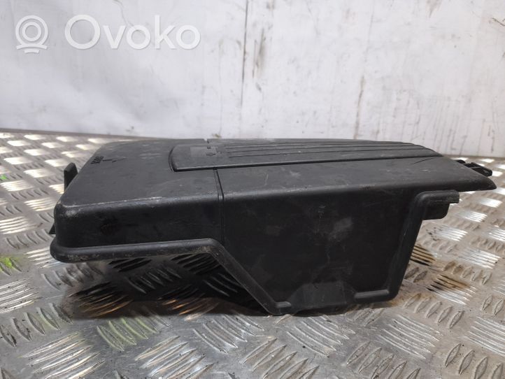 Volkswagen PASSAT B7 USA Dangtis akumuliatoriaus dėžės 3C0915443A