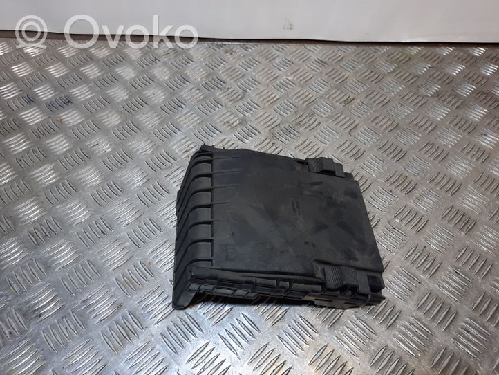 Volkswagen PASSAT CC Coperchio scatola dei fusibili 1K0937132