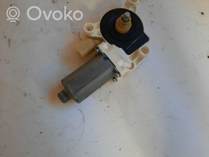 Volkswagen Routan Priekinis varikliukas langų pakėlėjo 3015587D