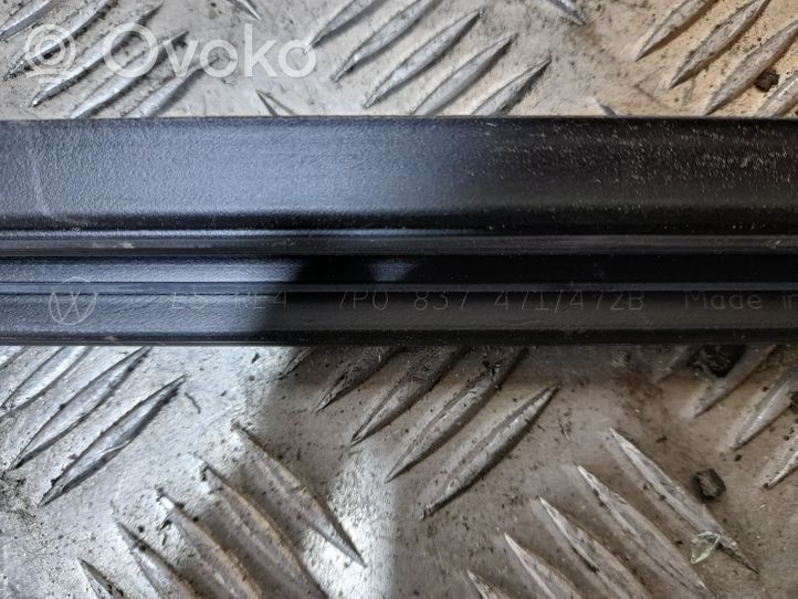 Porsche Cayenne (92A) Rivestimento modanatura del vetro della portiera anteriore 7P0837471