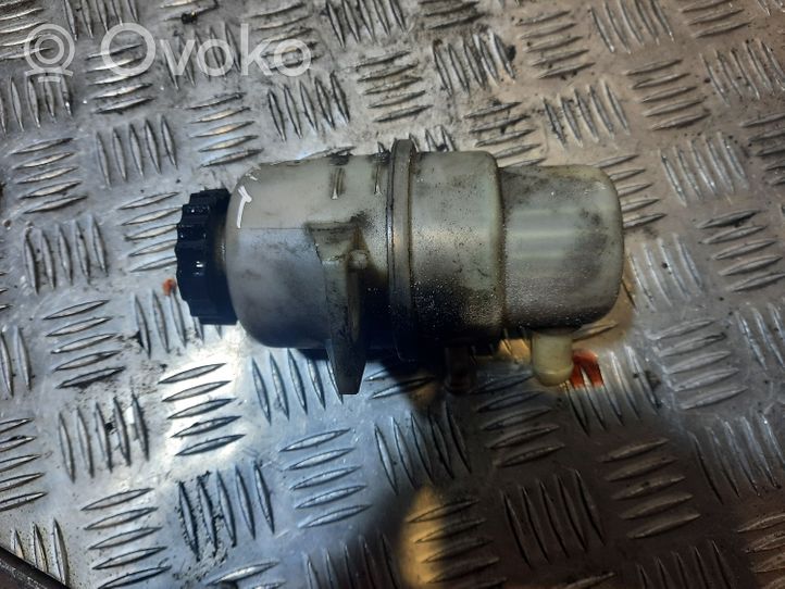 Volkswagen Routan Power steering fluid tank/reservoir 