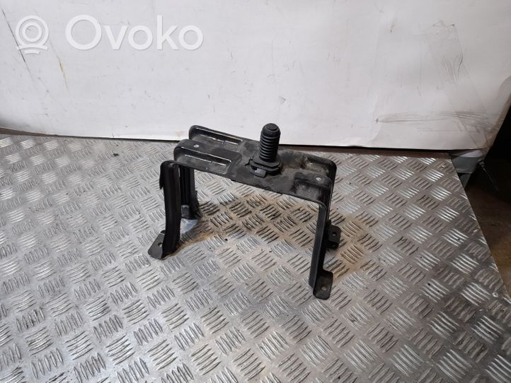 Audi A4 S4 B8 8K Holder (bracket) 8K0802715A