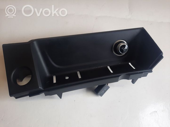 Audi A4 S4 B9 Panel gniazda zapalniczki tylnej tunelu środkowego 8W1864131