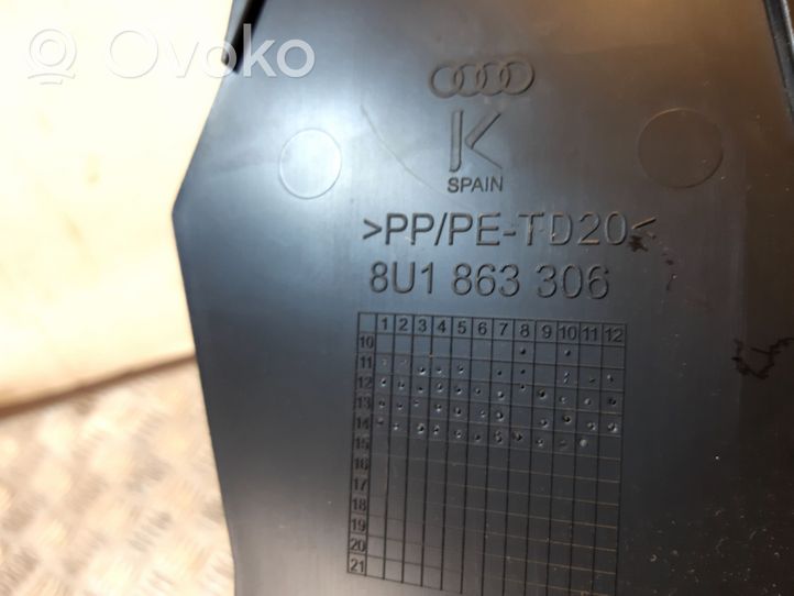 Audi Q3 8U Rivestimento laterale della consolle centrale anteriore 8U1863306