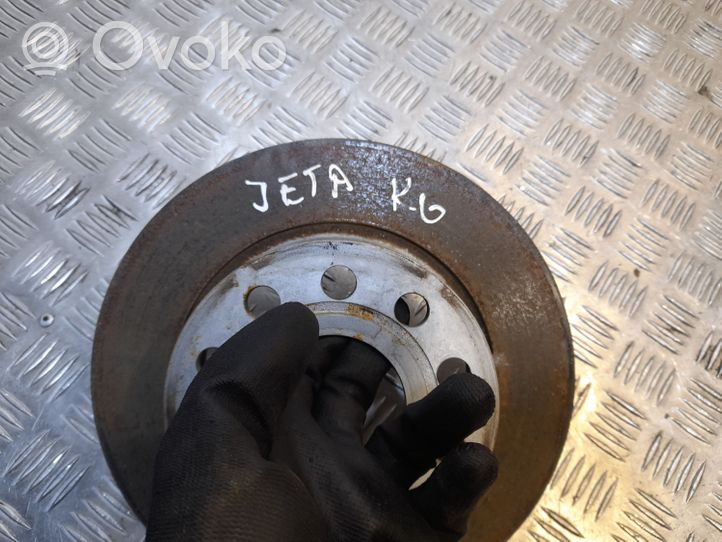 Volkswagen Jetta VI Rear brake disc 5C6807557