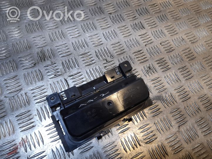 Audi A7 S7 4G Peleninė panelėje 4G0864131