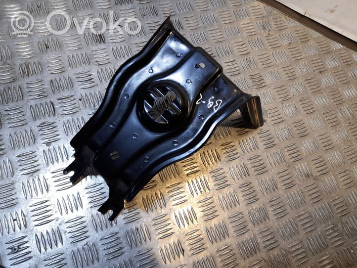 Audi A4 S4 B9 Supporto (staffa) 8W0802715