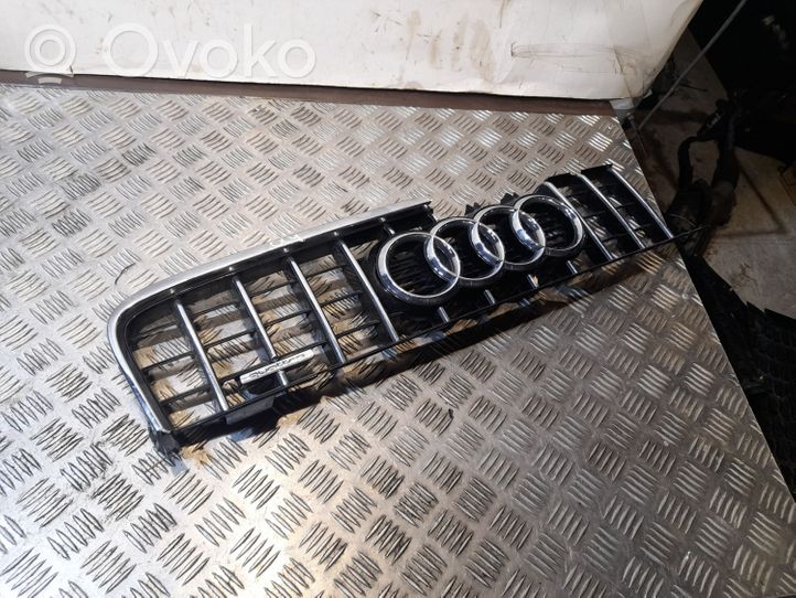 Audi Q7 4L Grille calandre supérieure de pare-chocs avant NERA