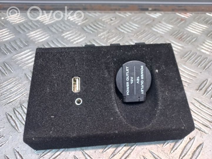 Porsche Panamera (970) Connecteur/prise USB 970553345