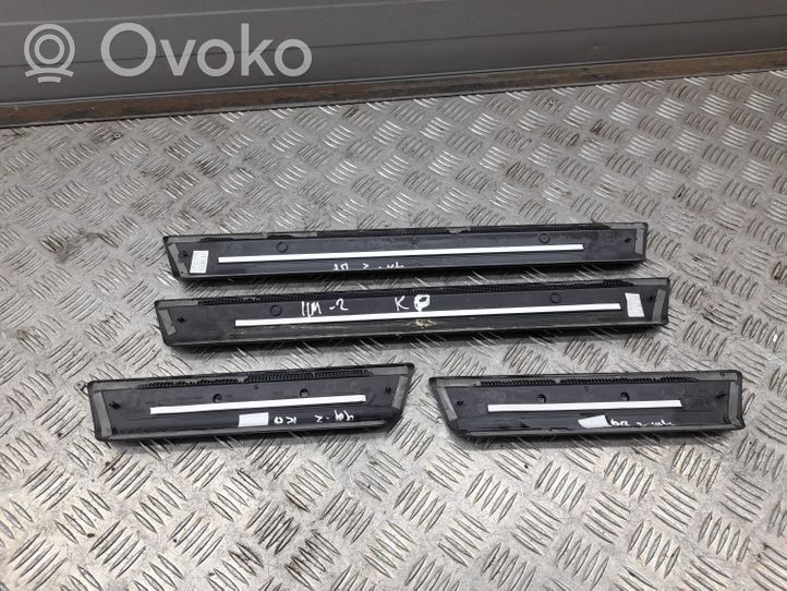 Audi Q7 4M Set di rifiniture davanzale (interno) 4M0853375B