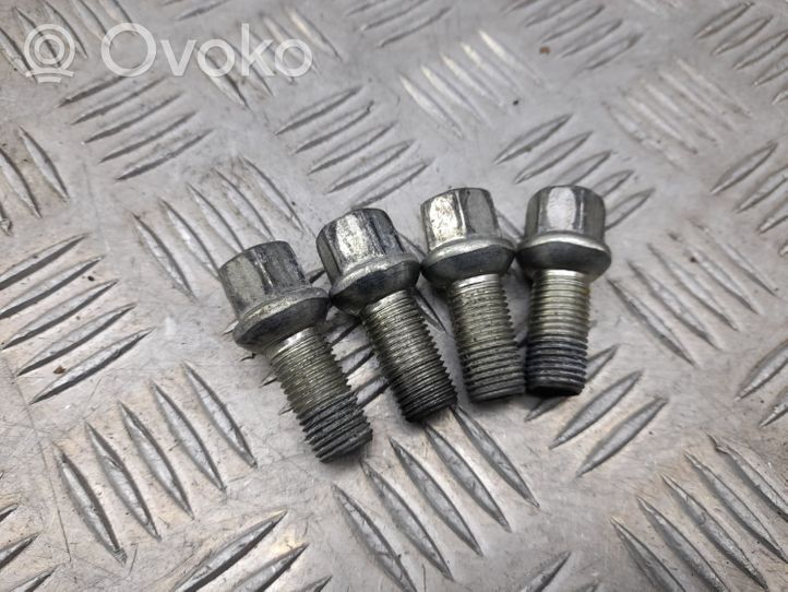 Audi A4 S4 B9 Nuts/bolts 