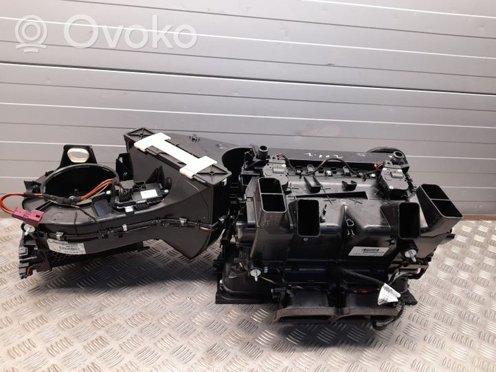 Mercedes-Benz E A207 Salono oro mazgo komplektas A2128305060