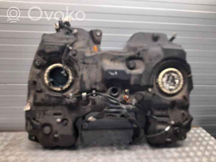 Mercedes-Benz GL X166 Réservoir de carburant A1664701901