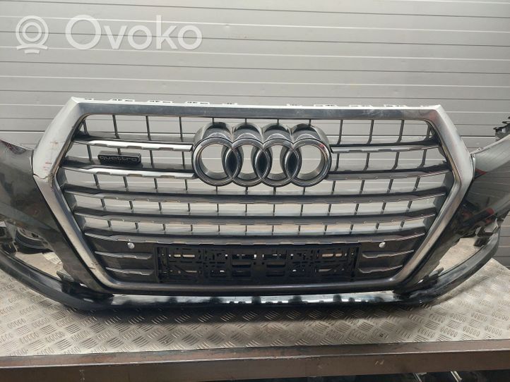 Audi Q7 4M Zderzak przedni 4M0807095A