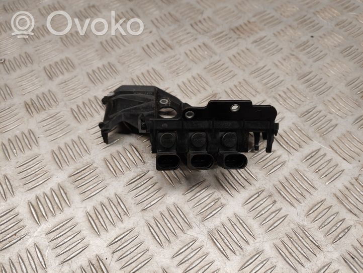 Audi Q7 4M Solenoidinis vožtuvas 06E133520M