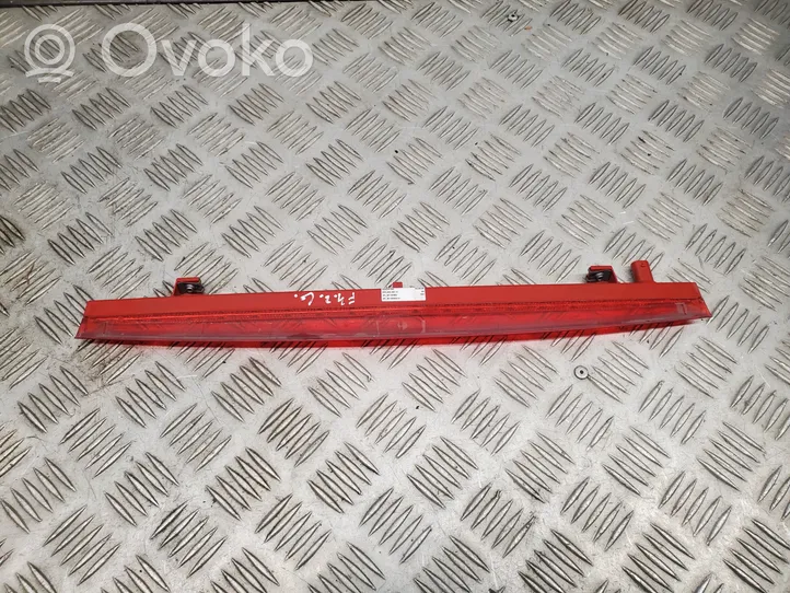 Audi Q3 F3 Trzecie światło stop 8V0945097D