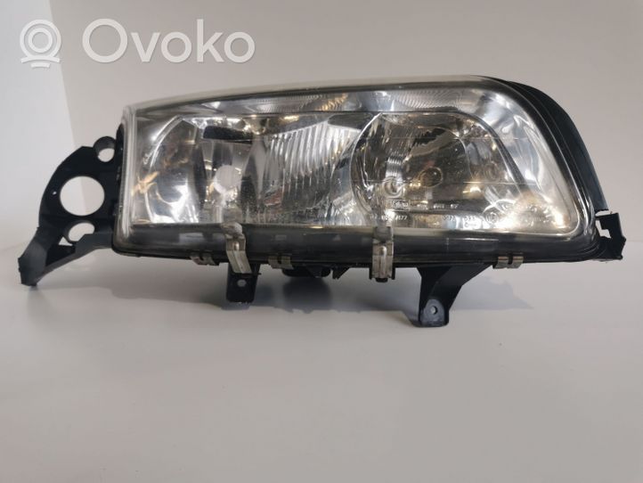 Volvo S80 Lampa przednia 8620663