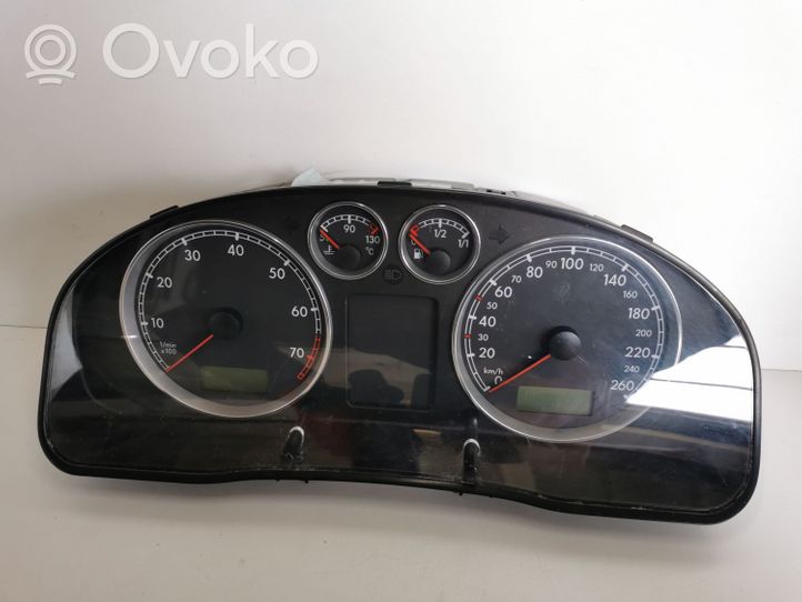 Volkswagen PASSAT B5.5 Tachimetro (quadro strumenti) 3B0920807