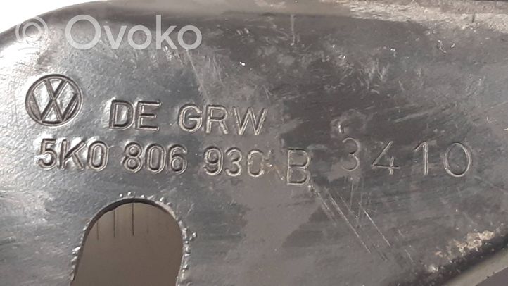 Volkswagen Golf VI Jäähdyttimen kehyksen suojapaneelin kiinnike 5K0806930B