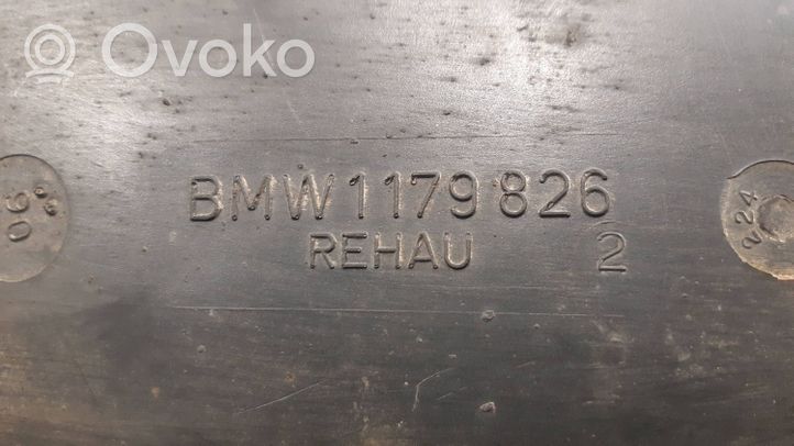 BMW 5 E34 Rivestimento paraspruzzi parafango posteriore 1179826