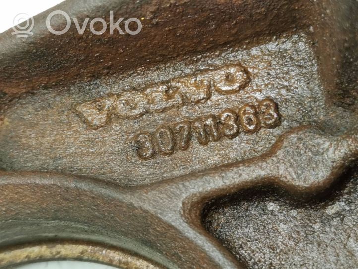 Volvo V70 Vetoakselin tukilaakerin kiinnike 30711363