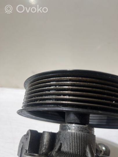 Toyota Avensis T250 Pompe de direction assistée 32100