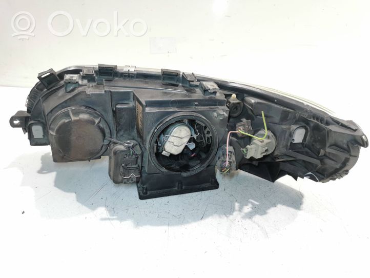 Volvo V70 Phare frontale 8693657