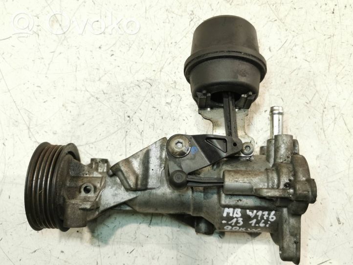 Mercedes-Benz A W176 Pompe de circulation d'eau A2702000801