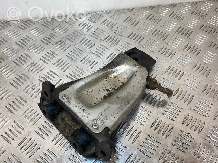 BMW 5 E60 E61 Soporte de montaje del motor (Usadas) 6771072