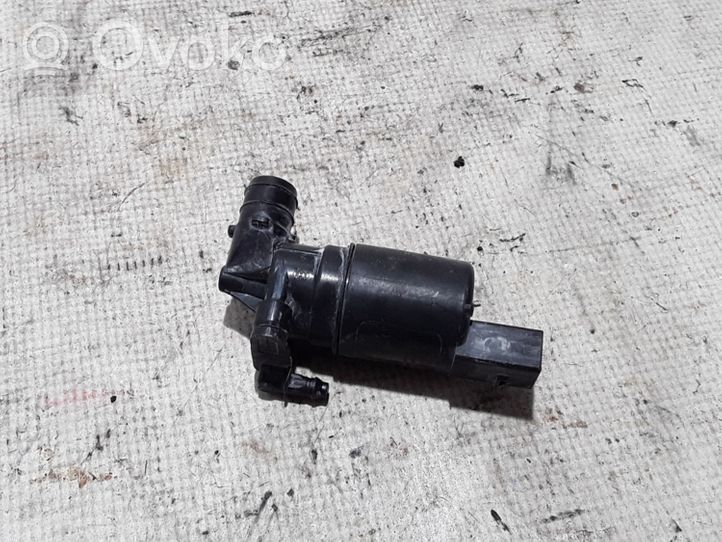 Volvo S60 Windscreen/windshield washer pump 30747613