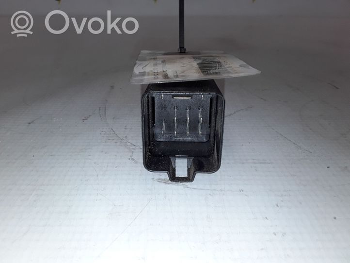 Volvo XC70 Glow plug pre-heat relay 30785663