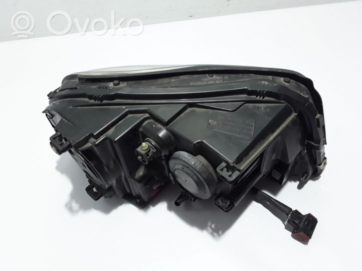 Volvo XC90 Lampa przednia 