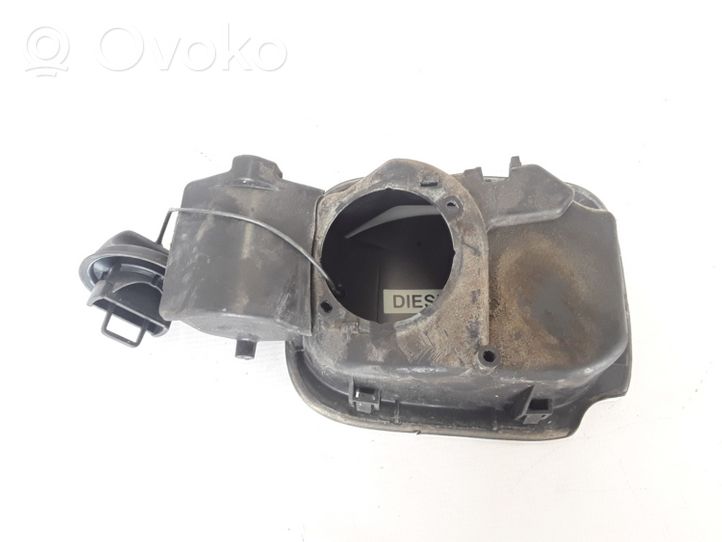 Renault Clio III Bouchon, volet de trappe de réservoir à carburant 8200383466