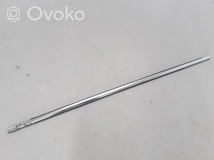 Volvo XC90 Rivestimento modanatura del vetro della portiera anteriore 31479453