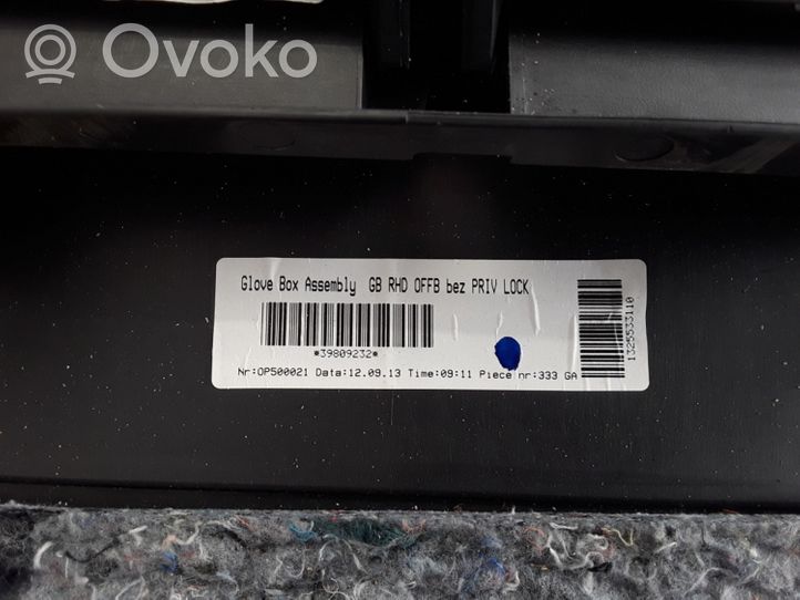 Volvo V60 Schowek deski rozdzielczej 30755902