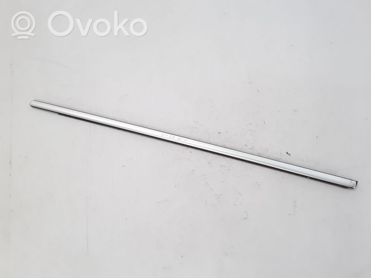 Volvo V60 Moulures des vitres de la porte avant 30799423