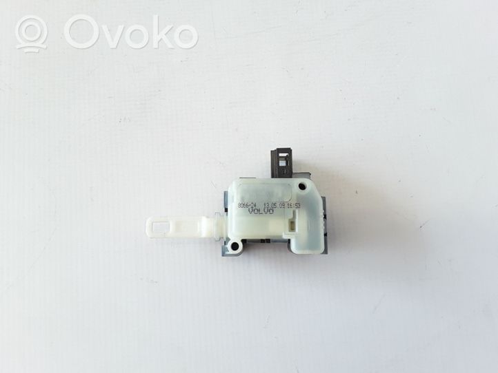 Volvo C70 Fuel tank cap lock 8611387