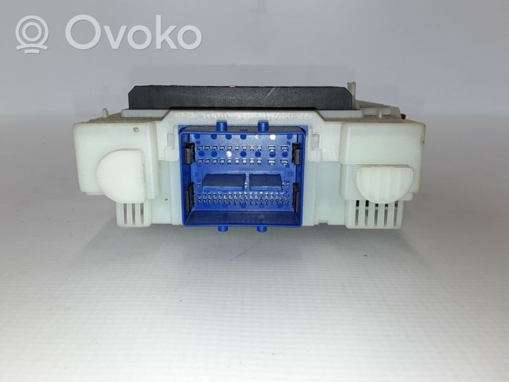 Volvo XC70 Saugiklių blokas 30765624