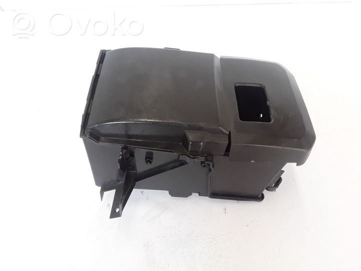 Volvo C30 Staffa di montaggio della batteria 30667941